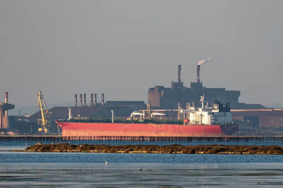 ஈரான் மீதான முக்கிய தடையை தளர்த்திய அமெரிக்கா! ஏப்ரல் வரை நடைமுறையில்.. | Us Pauses Sanctions On Iranian Oil At Sea