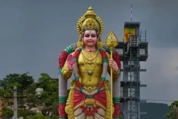 உலகத்தின் முதல் பிரமாண்ட முருகன் சிலை.. தமிழ்நாட்டில் எங்கு தெரியுமா?
