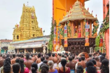 பல்லாயிரக்கணக்கான மக்கள் கலந்துகொண்ட நயினை நாகபூசனி அம்மன் தேர்த்திருவிழா(Photos)