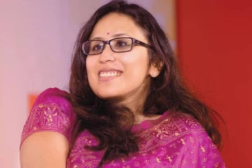 வளைந்த கழுத்தால் ஏளனம் செய்யப்பட்ட சிங்கப்பெண்ணின் நிறுவன மதிப்பு மட்டும் ரூ.1 லட்சம் கோடி