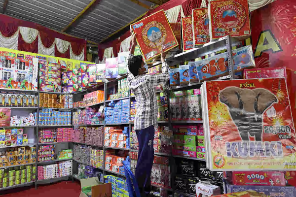 ராக்கெட் வேகத்தில் பறக்கும் பட்டாசு பொருட்களின் விலை! | The Price Of Fireworks Flying At Rocket Speed