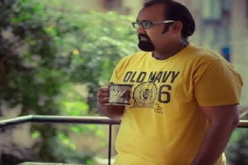 பூட்டிய வீட்டுக்குள் இறந்து கிடந்த பிரபல தமிழ் பட நடிகர்; அதிர்ச்சியில் திரையுலகம்