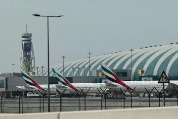 තත්ත්වය දරුණු අතට හැරෙද්දී ඩුබායි හි සිටින බ්‍රිතාන්‍ය වැසියන් මුදාගැනීමට විශේෂ ගුවන් යානයක්