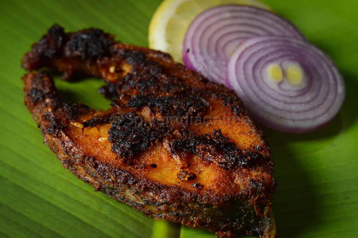அட்டகாசமான சுவையில் மீன் வறுவல் இப்படி அரைத்து வைத்து பாருங்க.. | How To Prepare Spicy Masala Fish Fry Recipe