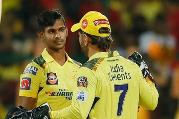 உன் திறமை மீது நம்பிக்கை வை..!இளம் இலங்கை வீரருக்கு தோனி வழங்கிய அறிவுரை