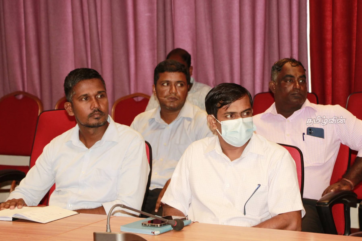 கிளிநொச்சி மாவட்டத்தின் மணல் - கிரவல் அகழ்வு மற்றும் விநியோகம் தொடர்பான கலந்துரையாடல் | Discussion Regarding Sand And Gravel Excavation கிளிநொச்சி மாவட்டத்தின் மணல் - கிரவல் அகழ்வு மற்றும் விநியோகம் தொடர்பான கலந்துரையாடல் | Discussion Regarding Sand And Gravel Excavation