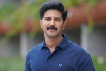 தனது மனைவி மற்றும் குழந்தையுடன் நடிகர் துல்கர் சல்மான்.. அழகிய குடும்ப புகைப்படம்..