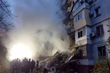 புத்தாண்டு பிறந்த சில மணி நேரத்தில் உக்ரைன் மீது ரஷ்ய படைகள் சரமாரி ஏவுகணை தாக்குதல்