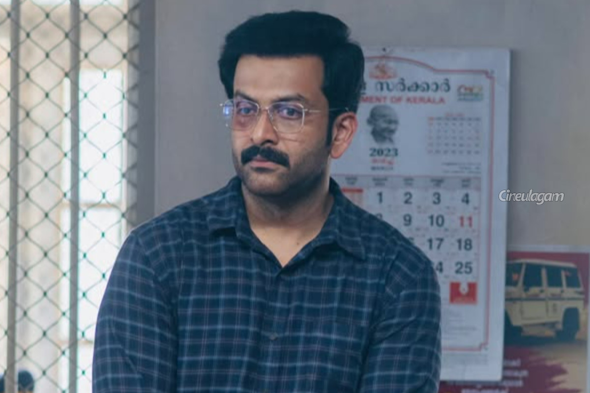 காலில் 3 ஸ்க்ரூ.. இனிமேல் அப்படி நடிக்க முடியாது: பிரித்விராஜ் | 3 Titanium Screws In Leg Prithviraj Avoids Stunts காலில் 3 ஸ்க்ரூ.. இனிமேல் அப்படி நடிக்க முடியாது: பிரித்விராஜ் | 3 Titanium Screws In Leg Prithviraj Avoids Stunts