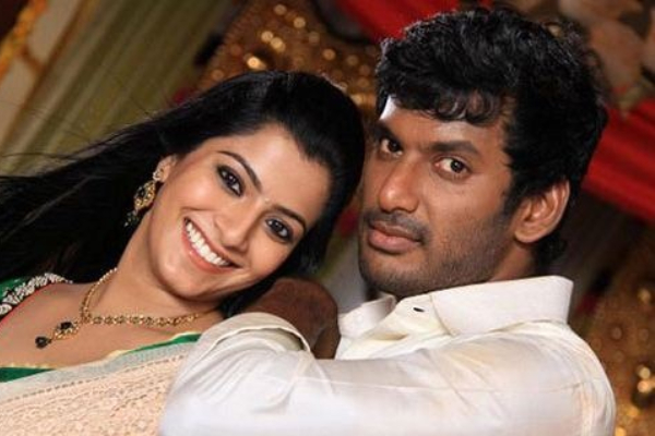 குக் வித் கோமாளி பிரபலம் மீது காதல் வயப்பட்ட வரலக்ஷ்மி.. அப்போ விஷாலின் நிலைமை! | Varalaxmi Fall In Love With Santhosh Prathap