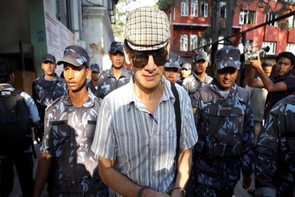 கொடூர கொலைகளை அரங்கேற்றி வந்த பிகினி கில்லர் விடுதலை! | The Release Bikini Killer Staged Brutal Murders