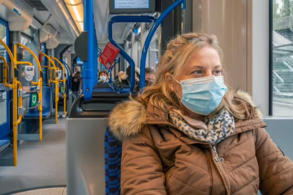 நாடு முழுவதும் பரவும் காய்ச்சல்... மாஸ்க் அணிய பிரித்தானியர்களுக்கு ஆலோசனை | Uk Advice Peoples To Wear Mask Over Flu Spreads