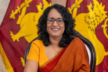 அனைத்து பாடசாலைகளிலும் ஸ்மாட் வகுப்பறை ; பிரதமர் ஹரிணி