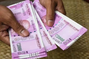 லாட்டரி டிக்கெட்டில் ஆட்டோ டிரைவருக்கு விழுந்த 12 கோடி பரிசு தொகை! மகிழ்ச்சியில் குடும்பத்தினர்கள்