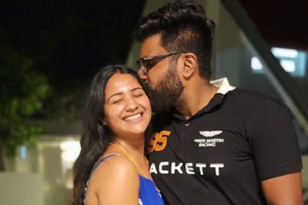 பாண்டியன் ஸ்டோர்ஸ் சீரியல் நடிகை சரண்யாவின் கணவரை பார்த்துள்ளீர்களா.. அழகிய ஜோடியின் புகைப்படம் இதோ | Pandian Stores Sharanya Turadi Husband Photo பாண்டியன் ஸ்டோர்ஸ் சீரியல் நடிகை சரண்யாவின் கணவரை பார்த்துள்ளீர்களா.. அழகிய ஜோடியின் புகைப்படம் இதோ | Pandian Stores Sharanya Turadi Husband Photo