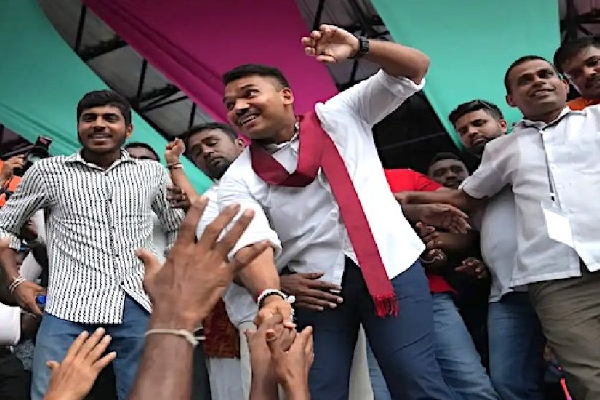 இளவரசர்களை மன்னராக்க முயற்சிக்கும் முகாம்கள்: ஐக்கிய மக்கள் சக்தி தகவல் | Nugegoda Rally Sjb இளவரசர்களை மன்னராக்க முயற்சிக்கும் முகாம்கள்: ஐக்கிய மக்கள் சக்தி தகவல் | Nugegoda Rally Sjb