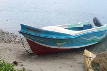 குளத்தின் ஆழத்திலிருந்த பொதியை மீட்ட கடற்படையினருக்கு காத்திருந்த அதிர்ச்சி!