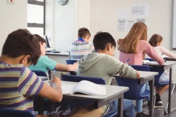 சுவிஸ் பள்ளிகளில் பிற மாகாண பிள்ளைகளுக்கு இடம் கிடையாது: கல்வி ஆணையம் உறுதி