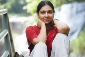 நீண்ட இடைவேளைக்கு பிறகு இன்ஸ்டாவிற்கு வந்த லட்சுமி மேனன்- என்ன போட்டோ பாருங்க