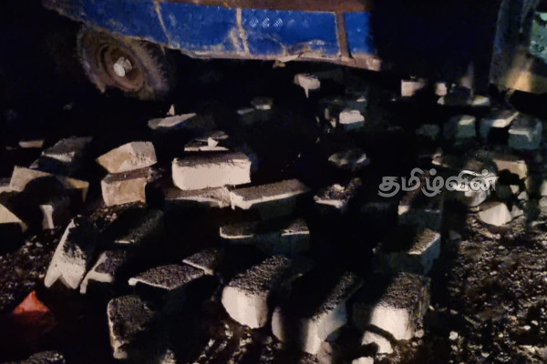 முரசுமோட்டையில் டிப்பரும் உழவு இயந்திரமும் விபத்து: மூவர் படுகாயம் | Tipper Accident Jaffna