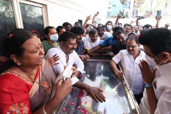 நடிகர் விஜயகாந்த் உடல் : அதிகரிக்கும் இட நெருக்கடியால் சென்னை தீவுத்திடலுக்கு மாற்றம் | Vijayakanth Moved To Chennai Island Due Increasing