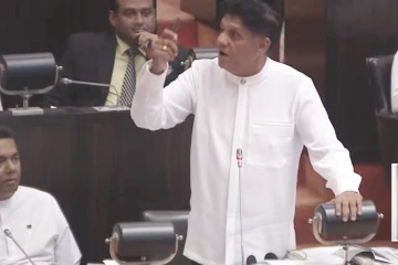 ගුරු සංවර්ධන නිලධාරීන්ව නිශ්චිතව ගුරු සේවයට බඳවා ගන්නවා කිව්වා.. විභාගේ ප්‍රතිඵල ඔන්න මෙන්න තියාන ගුරු ප්‍රශ්නෙන් මැති සබේ ඇවිලෙයි