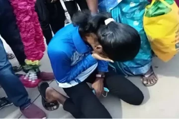 விமான நிலையத்தில் கதறி அழுத தமிழக தடகள வீராங்கனை: சோகத்தில் ரசிகர்கள்