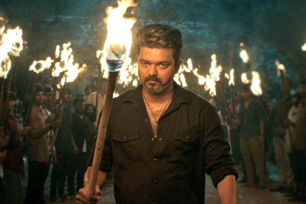 தமிழ்நாட்டை காலி பண்ணிட்டு.. இமயமலைக்கு ஓடிடட்டுமா? சூப்பர் ஸ்டார் பங்கம் செய்த ப்ளூ சட்டை.. | Blue Sattai Maran Troll Rajini For Jananayagan B O