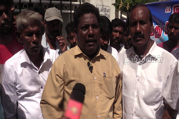 தொடரும் இந்திய கடற்றொழிலாளர்களின் அத்துமீறல்: மயிலிட்டி சங்கத் தலைவர் குற்றச்சாட்டு | Fishermen S Encroachment Continues Navy