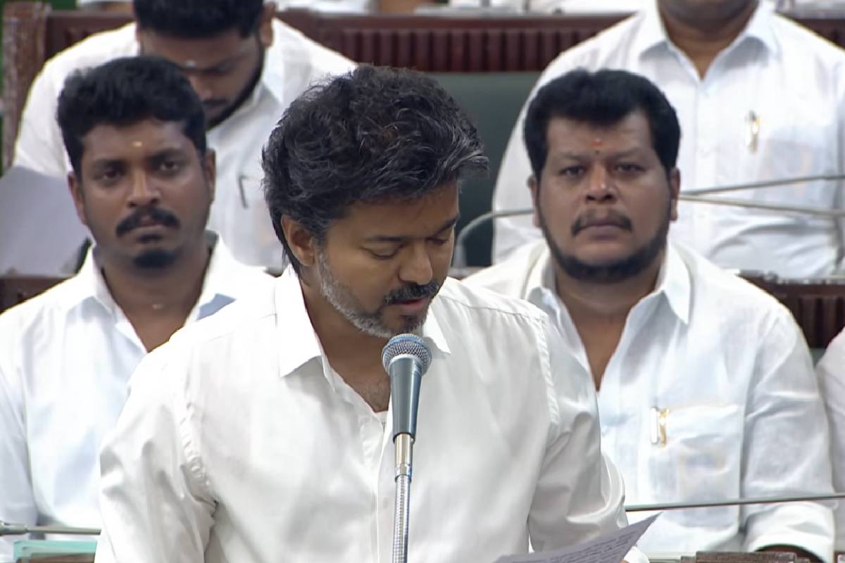 மருத்துவ காப்பீடு தொகையை ரூ.25 லட்சமாக உயர்த்திய முதல்வர் விஜய் - யாரெல்லாம் விண்ணப்பிக்கலாம்? | Cm Vijay Increased Medical Insurance To Rs 25Lakhs