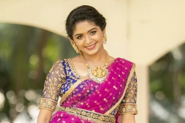 பாவாடை தாவணியில் அதிதி ஷங்கர்! கியூட் புகைப்படங்கள்