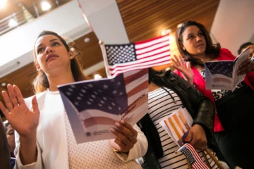 தொலைக்காட்சி நிகழ்ச்சியில் வெற்றிபெற்றால் அமெரிக்க குடியுரிமை!