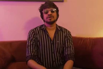 இணையத்தை கலக்கும் யுடியூபர் மதன் கவுரியின் பாத்ரூம் பாடல்!