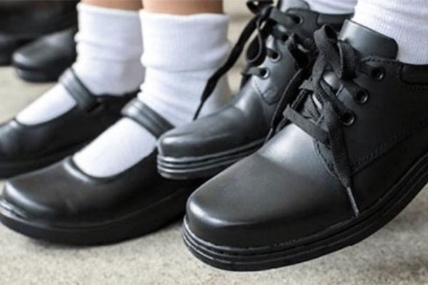 பாடசாலை மாணவர்களுக்கு வெளியான மகிழ்ச்சித் தகவல் | Over 150000 Students To Receive Free School Shoes பாடசாலை மாணவர்களுக்கு வெளியான மகிழ்ச்சித் தகவல் | Over 150000 Students To Receive Free School Shoes