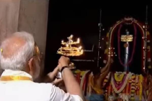 கங்கைகொண்ட சோழபுரத்தில் காலடி பதித்த முதல் பிரதமர் - பாரம்பரிய உடையில் மோடி! | Modi Visits Temple In Tamilnadu Update