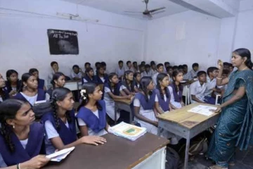 பள்ளி மாணவர்களுக்கு இனி மாலை நேர வகுப்புகள் கட்டாயம் - பள்ளிக்கல்வித்துறை அதிரடி..!