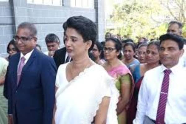 இலங்கையின் முதலாவது பெண் கணக்காய்வாளர் நாயகம் பதவியேற்பு! | Sri Lanka S First Female Auditor General Sworn In