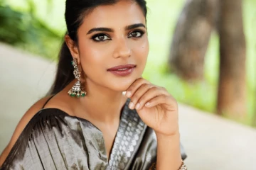 ஜொலிக்கும் சேலையில் ஐஸ்வர்யா ராஜேஷ் அழகிய போட்டோஷூட்