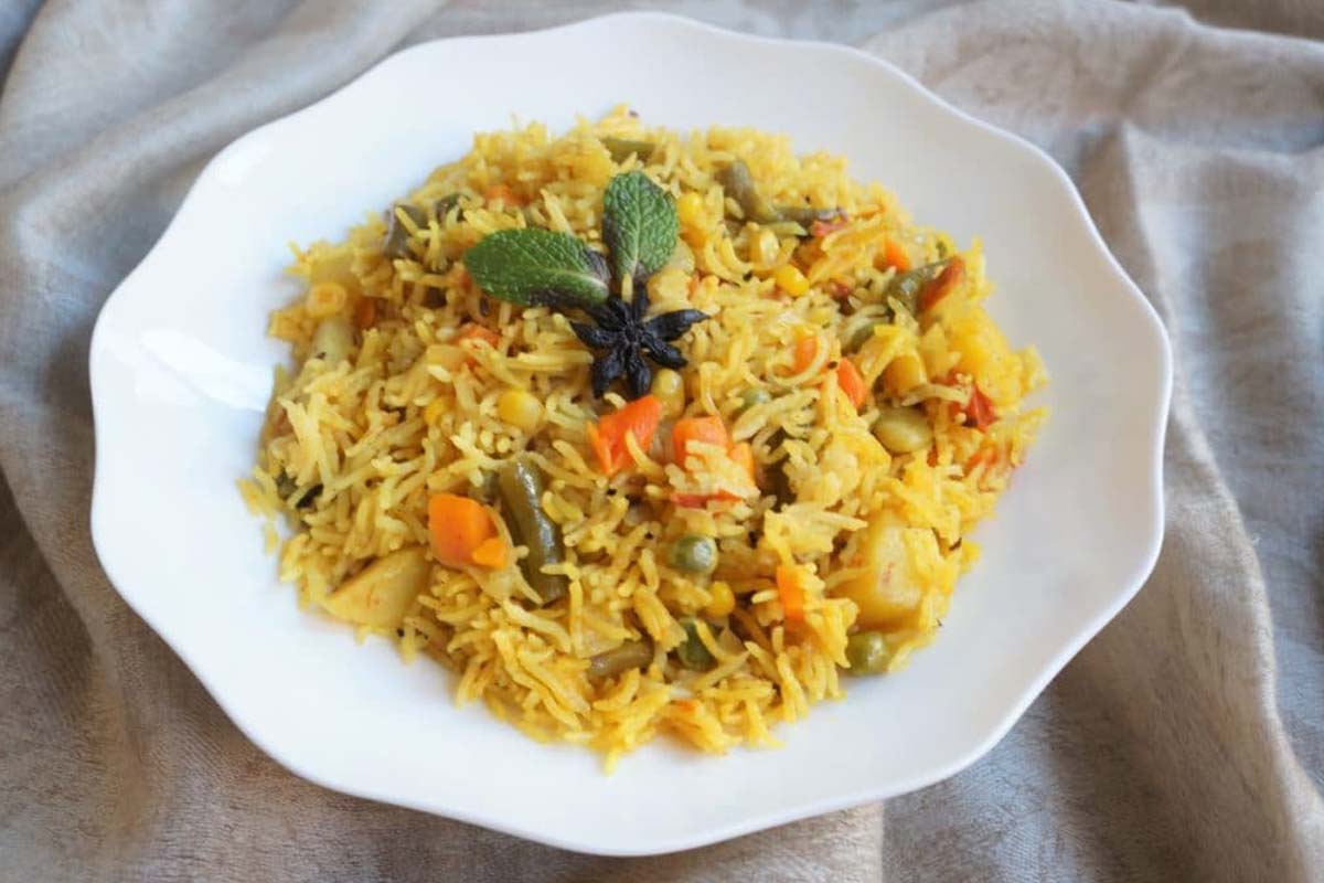 பிரியாணியின் சுவையை தோற்கடிக்கும் வெஜ் புலாவ் ரெசிபி... சுலபமாக செய்வது எப்படி? | How To Prepare Karnataka Style Vegetable Pualo பிரியாணியின் சுவையை தோற்கடிக்கும் வெஜ் புலாவ் ரெசிபி... சுலபமாக செய்வது எப்படி? | How To Prepare Karnataka Style Vegetable Pualo