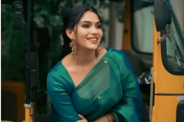 லப்பர் பந்து நடிகை ஸ்வாசிகாவா இப்படி.. ட்ரான்ஸ்பரென்ட் சேலையில் அப்படி ஒரு போஸ்