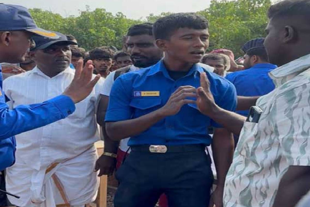 யாழ். கச்சதீவில் அந்தோனியார் திருவிழாவில் பதற்ற நிலை ; தமிழக இளைஞர்கள் மீது கடற்படையினர் தாக்குதல் | Navy Attacks On Tamil Nadu Youth In Jaffna யாழ். கச்சதீவில் அந்தோனியார் திருவிழாவில் பதற்ற நிலை ; தமிழக இளைஞர்கள் மீது கடற்படையினர் தாக்குதல் | Navy Attacks On Tamil Nadu Youth In Jaffna