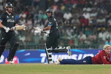 නවසීලන්තයේ බලාපොරොත්තු කඩ වෙයිද? තීරණාත්මක සටනින් එංගලන්තයට 160ක ඉලක්කයක්