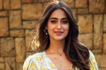 பீச்சில் படுமோசமான போட்டோ வெளியிட்ட 35 வயது நடிகை! முகம்சுளிக்கும் ரசிகர்கள்