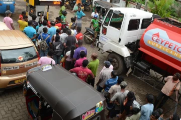 எரிபொருள் நிரப்பு நிலையத்திற்கு அருகில் ஏற்பட்ட பதற்றத்தால் துப்பாக்கி சூடு