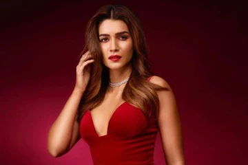 சொகுசு வீடு வாங்கிய நடிகை க்ரித்தி சனோன்.. அடேங்கப்பா! இத்தனை கோடியா?