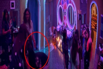 பெண் போட்டியாளரின் காலில் விழுந்த ஜனனி! பிக்பாஸில் நடந்தது என்ன?