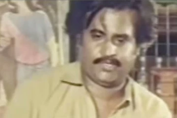 குடித்து மாட்டிக்கொண்ட ரஜினிகாந்த்!! செருப்பால் அடிப்பேனு திட்டிய பிரபல இயக்குனர்..