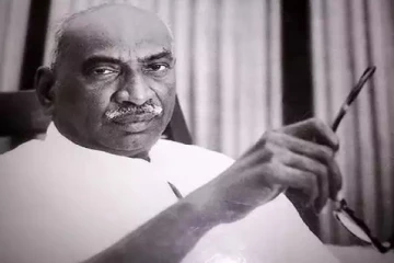 மக்கள் மனதில் என்றென்றும் வாழும் கர்ம வீரர் காமராஜர்!