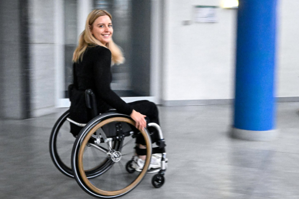 விண்வெளி வரலாற்றில் புதிய மைல்கல்! முதல் முறையாக விண்வெளி சென்ற மாற்றுத்திறனாளி பெண் | German Engineer First Wheelchair User Visit Space