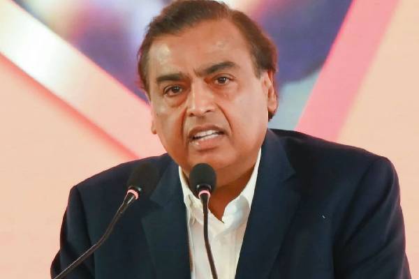 முகேஷ் அம்பானிக்கு அதிக லாபம் ஈட்டித் தந்த தொழில்... இந்த நிறுவனம் அதிக பங்களிப்பு | Ambani Earns Most Profit From This